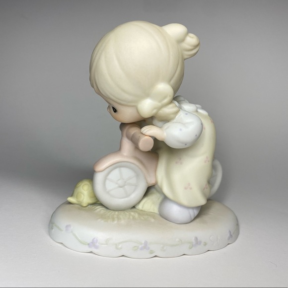 Vintage Precious Moments Growing in Grace Age 6 Figurine Blonde - Picture 2 of 5